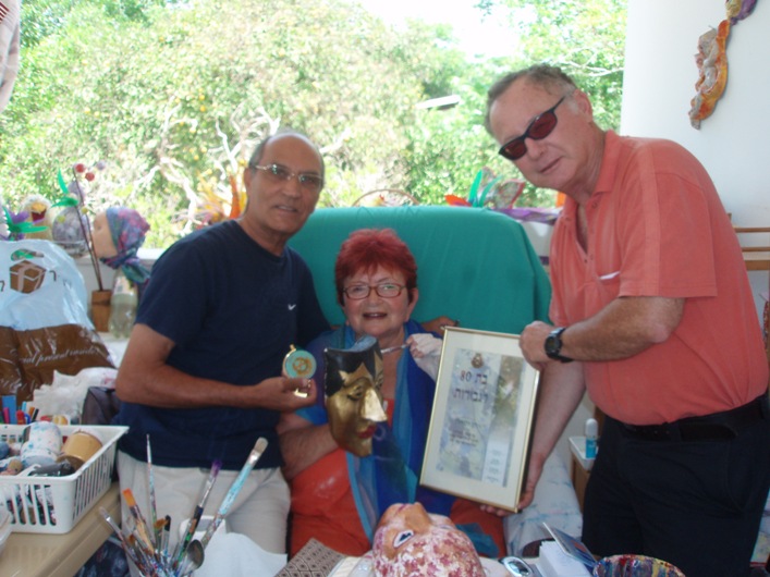 הענקת תעודת גבורות לרות גולדשטיין, יוני 2008