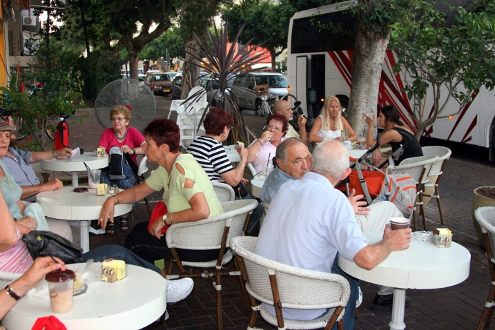 סיור לילי בתל אביב, יולי 2008