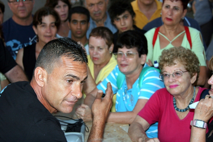 סיור לילי בתל אביב, יולי 2008