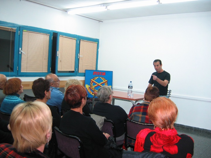 הרצאה בנושא: ``סיפורים מאת יצחק בשביס-זינגר ואפרים קישון``