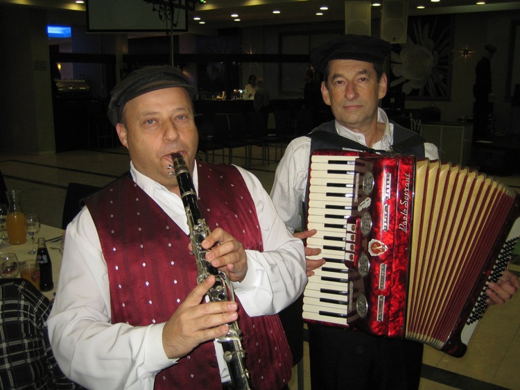 מסיבת חנוכה -סניפי כפר סבא, כוכב יאיר, צור יגאל ואלפי מנשה, דצמבר 2008