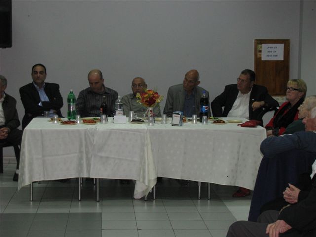 מפגש חברים והרמת כוסית לכבוד חג הפסח של סניפי בת-ים וחולון ב- 31.3.2009