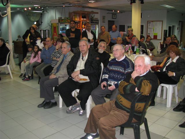 מפגש חברים והרמת כוסית לכבוד חג הפסח של סניפי בת-ים וחולון ב- 31.3.2009