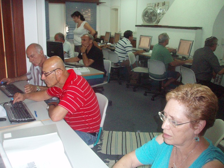 קורס מחשבים בסניף, יולי 2009