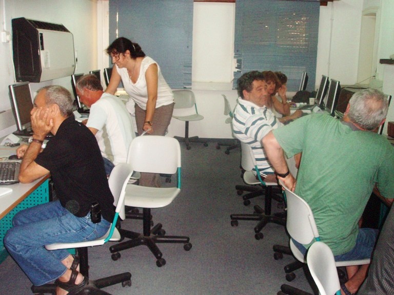 קורס מחשבים בסניף, יולי 2009