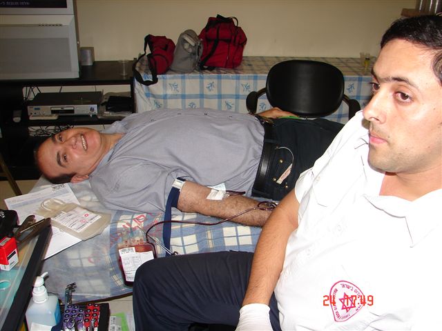 התרמת דם במועדון צוות ברעות, יולי 2006