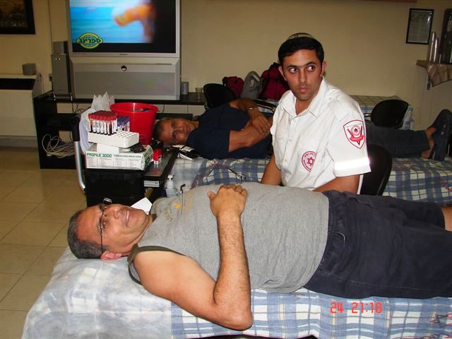 התרמת דם במועדון צוות ברעות, יולי 2006