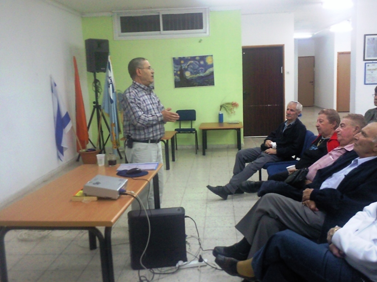 הרצאתו של יצחק כחלון בסניף, בנושא בעיות פרט בצוות, נובמבר 2009