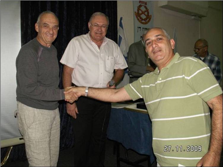 טקס חלוקת תעודות לחברי הסניף שהגיעו לגבורות ולבני משפחות חברים שהלכו לעולמם, שהתקיים ב-27.11.09