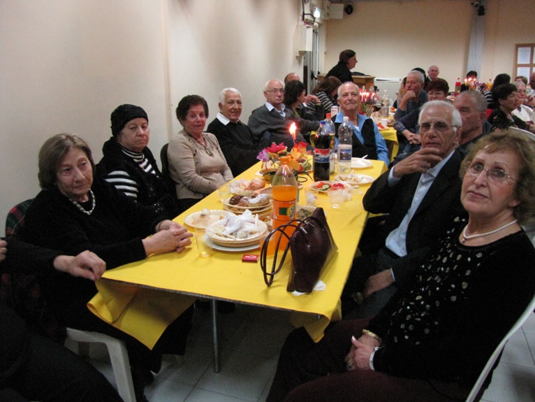 מסיבת חברים והדלקת נרות חנוכה שנערכה ב- 17 בדצמבר 2009