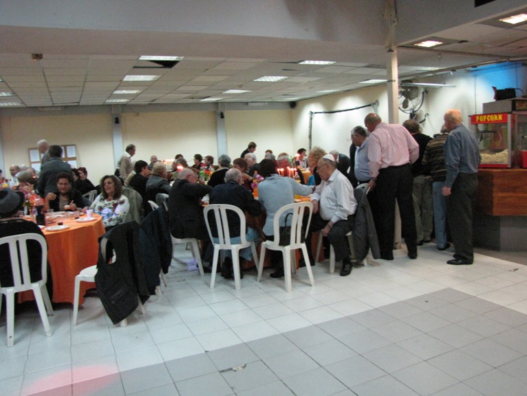 מסיבת חברים והדלקת נרות חנוכה שנערכה ב- 17 בדצמבר 2009