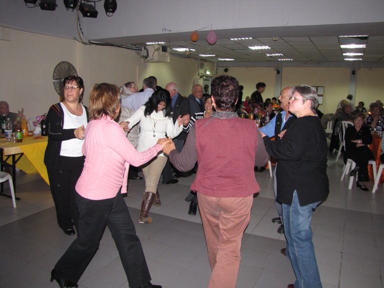 מסיבת חברים והדלקת נרות חנוכה שנערכה ב- 17 בדצמבר 2009