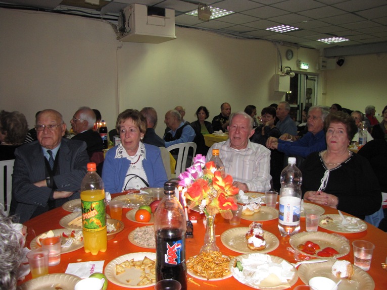 מסיבת חברים והדלקת נרות חנוכה שנערכה ב- 17 בדצמבר 2009