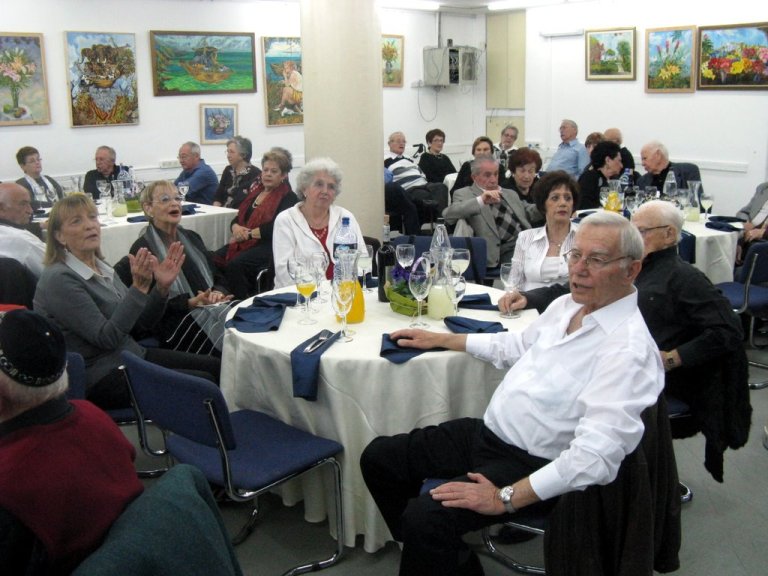 מסיבת חנוכה בסניף, דצמבר 2009