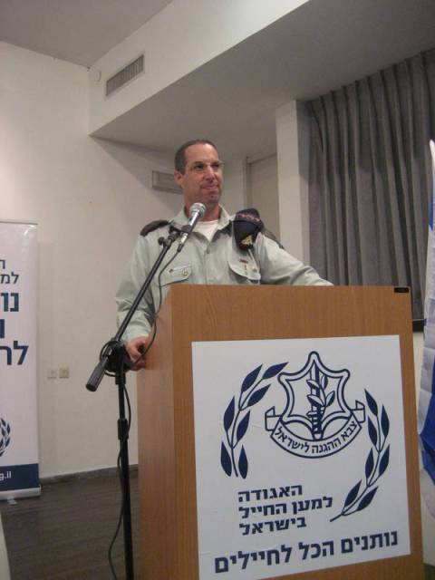 מפגש עם יו"ר "חבר" אל"מ צחי עין-גל, שנערך ב-17.11.09