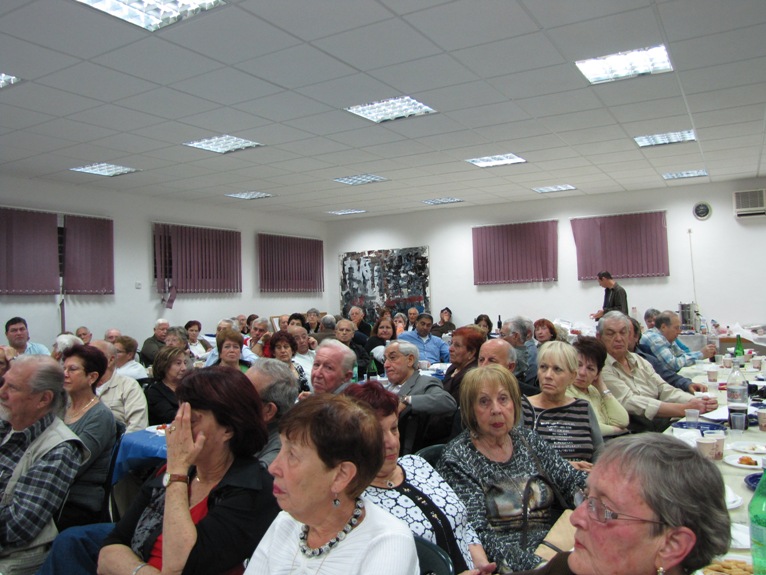 מפגש חברים והרמת כוסית לכבוד חג הפסח הבעל``ט שהתקיים ב- 22 במארס 2010