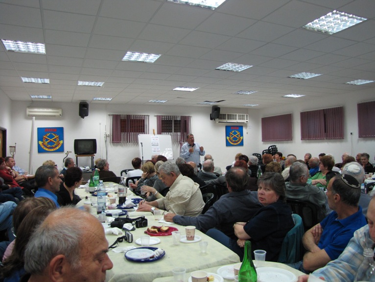 מפגש חברים והרמת כוסית לכבוד חג הפסח הבעל``ט שהתקיים ב- 22 במארס 2010