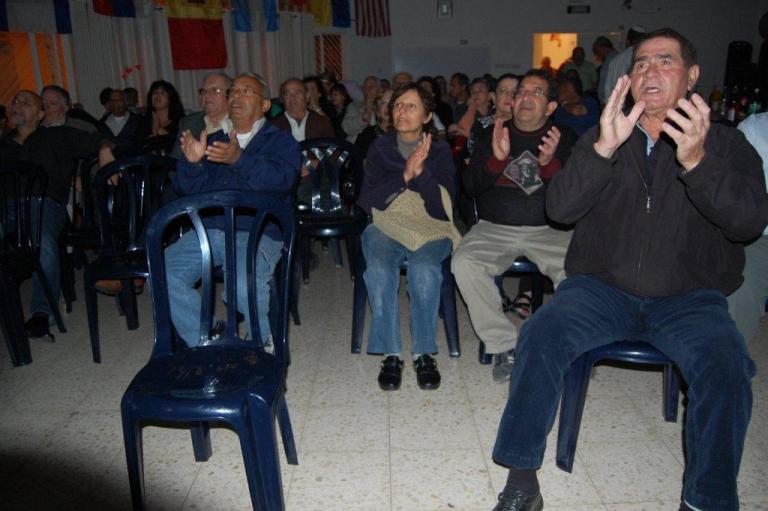 הרמת כוסית לכבוד פסח, מרץ 2010