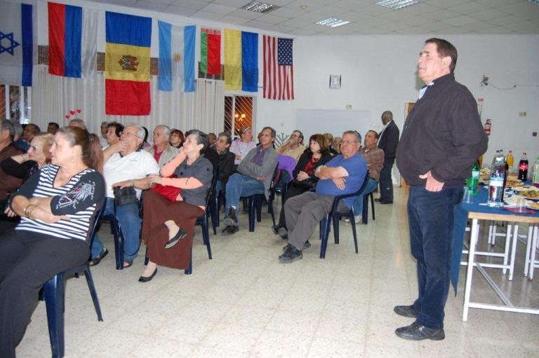 הרמת כוסית לכבוד פסח, מרץ 2010