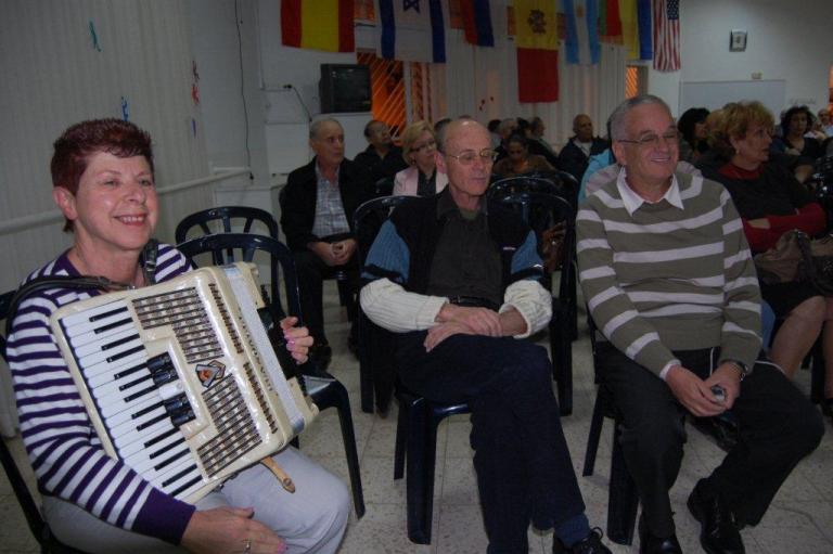 הרמת כוסית לכבוד פסח, מרץ 2010