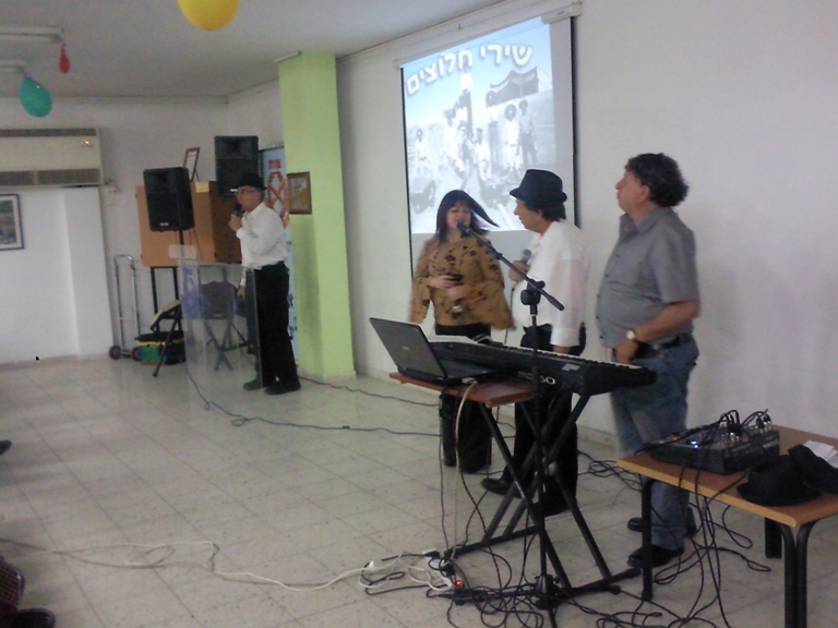 הרמת כוסית לפסח, מרץ 2010