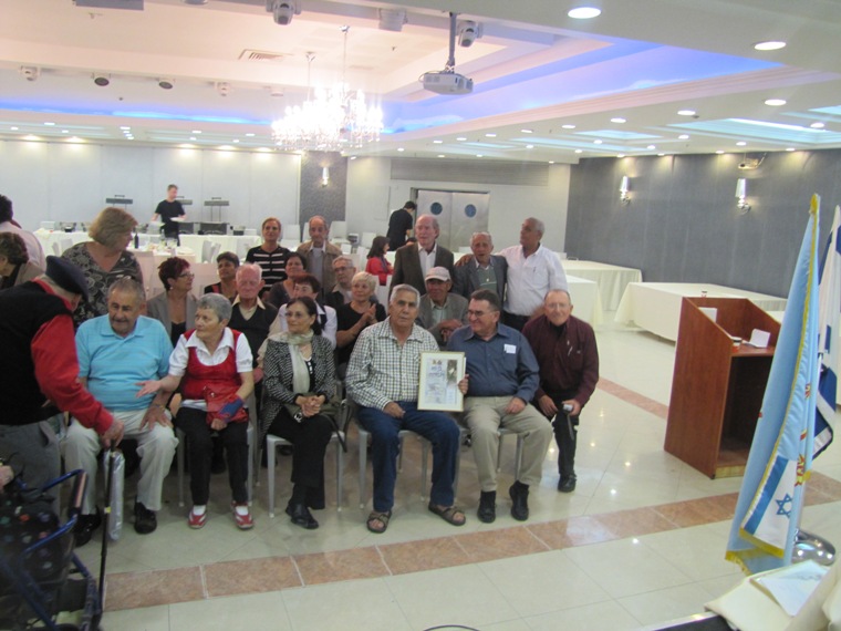 מסיבה מחוזית לבני 75+, מרץ 2010