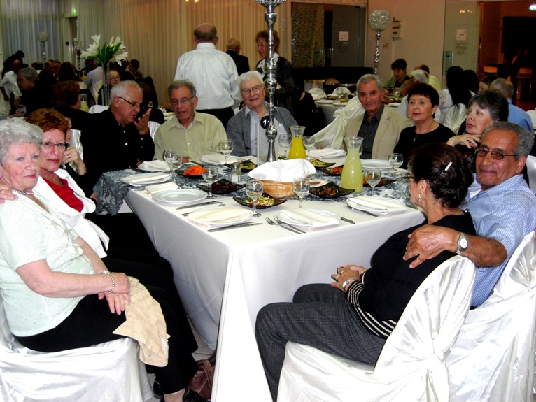 מסיבת יום העצמאות משותפת לסניף בת-ים ולסניף חולון שנערכה ב- 22 באפריל 2010