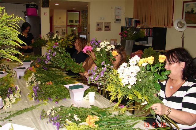 סניף רעות-מכבים-מודיעין: סדנת שזירת פרחים, ספטמבר 2006