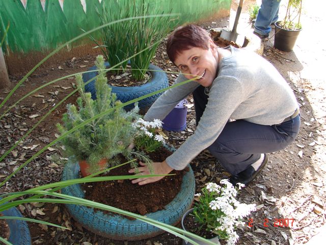 סניף רעות-מכבים-מודיעין: נטיעות ט"ו בשבט במועדון הסניף, פברואר 2007