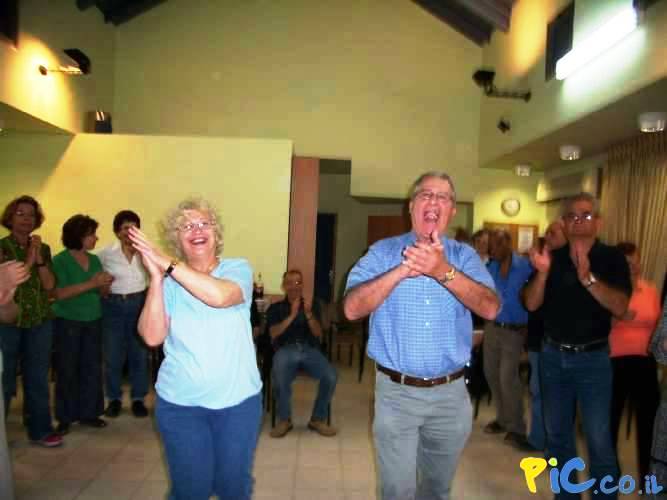 סניף בקעת אונו: סדנת יוגה צחוק, מאי 2007