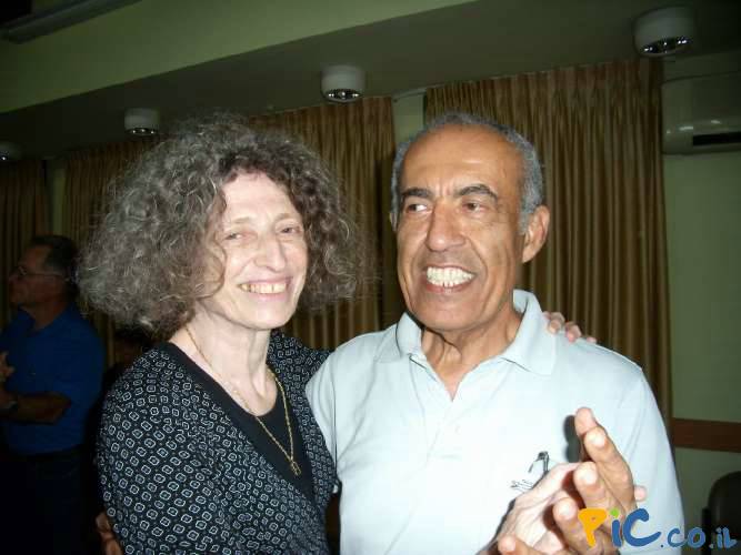 סניף בקעת אונו: סדנת יוגה צחוק, מאי 2007