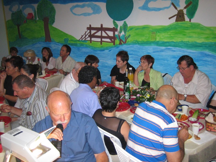 סניף ערד: ערב גבינות ויין בערב פתיחת המועדון, יוני 2007