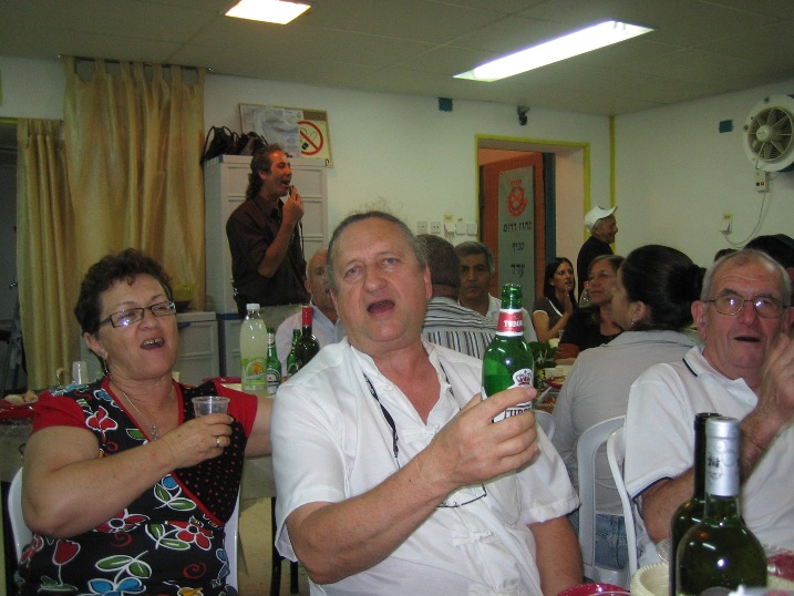 סניף ערד: ערב גבינות ויין בערב פתיחת המועדון, יוני 2007