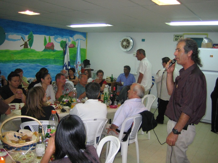 סניף ערד: ערב גבינות ויין בערב פתיחת המועדון, יוני 2007