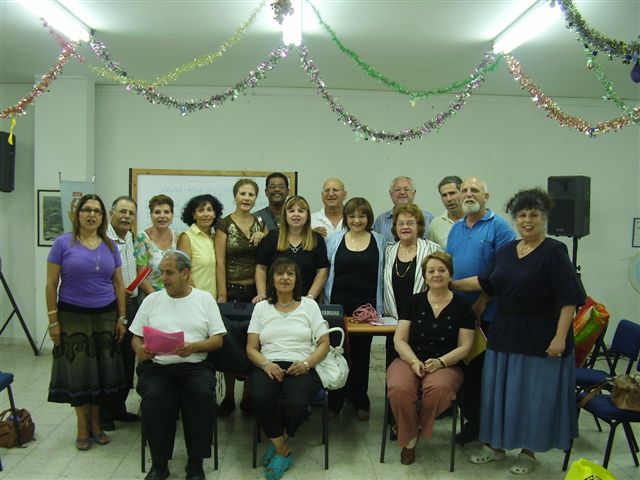 סניף ראשל"צ: חבורת הזמר של הסניף בהופעה ראשונה, יוני 2007