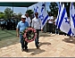 חברי הסניף מניחים זר בטקס יום הזיכרון, מאי 2011