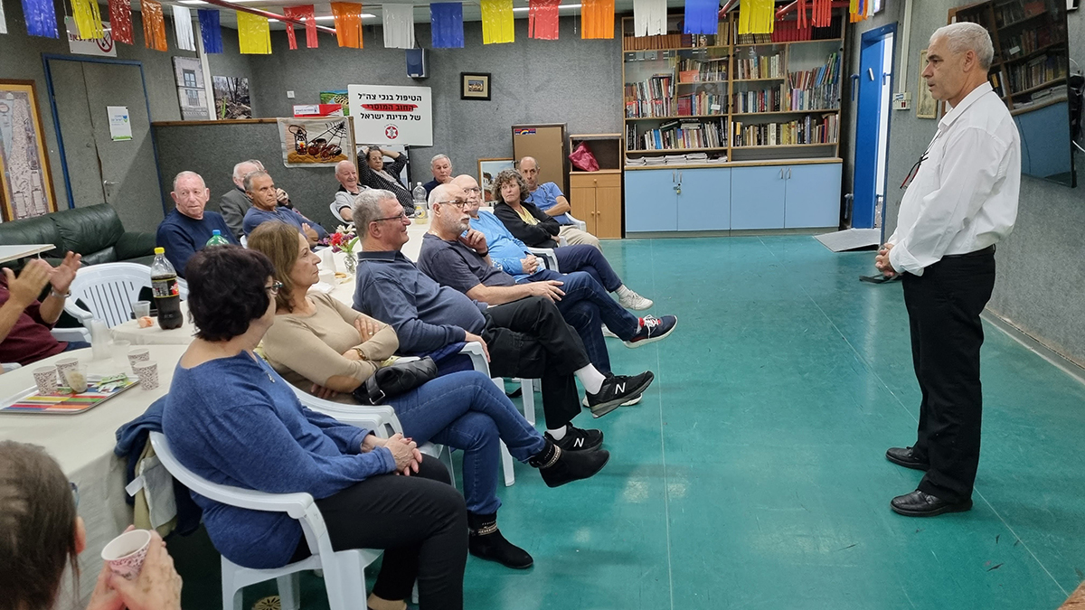 עו''ד משה אסף בהרצאה בפני חברי צוות כרמיאל בנושא ייפוי כוח מתמשך וצוואות