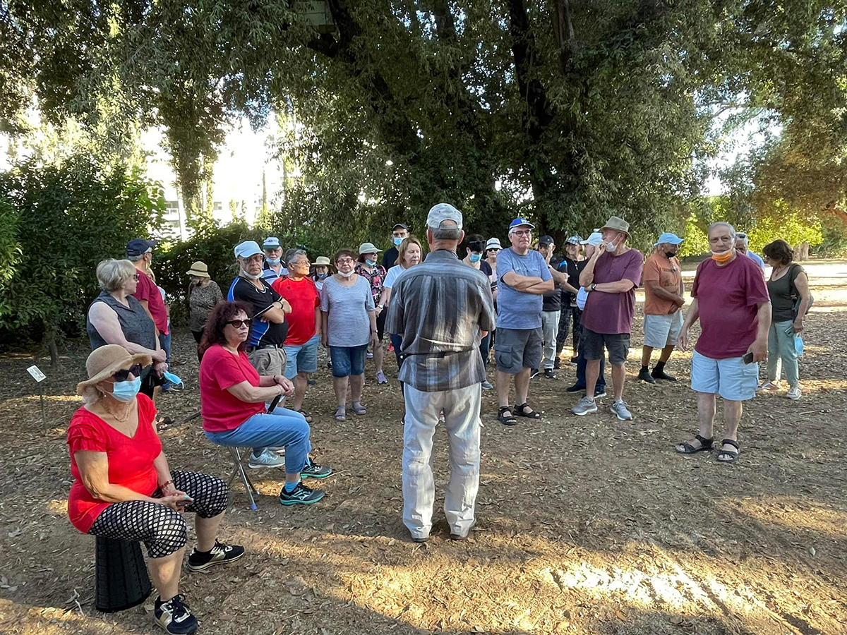 חברי סניף כפר סבא בטיול באתרים באזור השרון